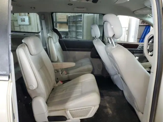 2010 CHRYSLER TOWN & COUNTRY TOURING PLUS  