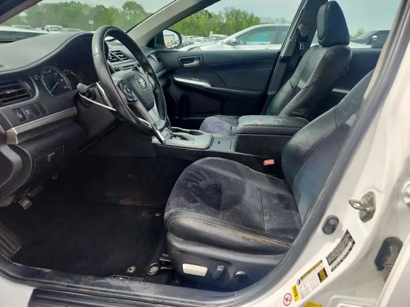 2014 TOYOTA CAMRY SE  