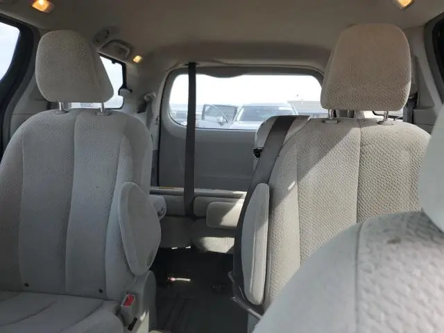 2011 TOYOTA SIENNA LE  