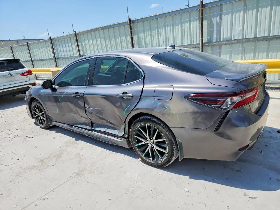 2022 TOYOTA CAMRY SE  