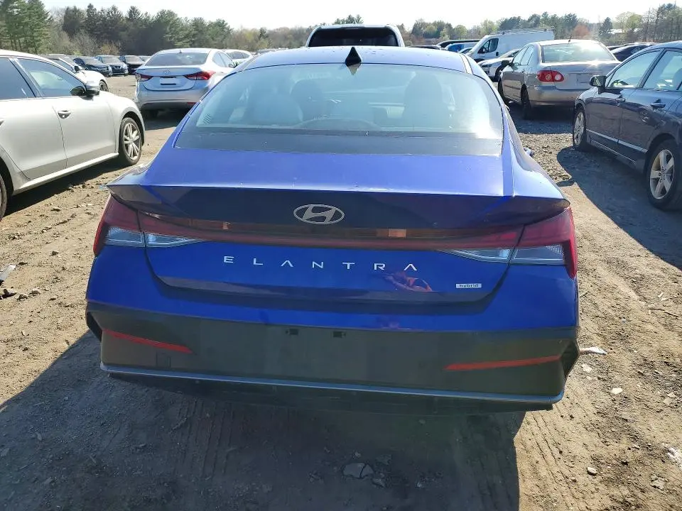 2024 HYUNDAI ELANTRA LIMITED  