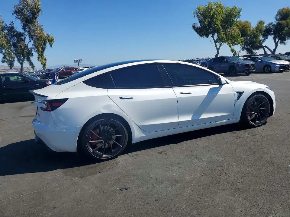 2024 TESLA MODEL 3   