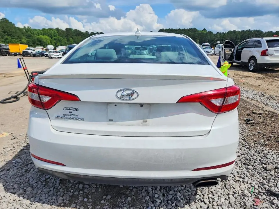 2015 HYUNDAI SONATA SE  