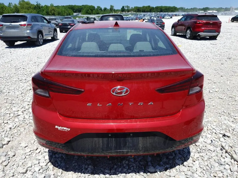 2020 HYUNDAI ELANTRA SEL  