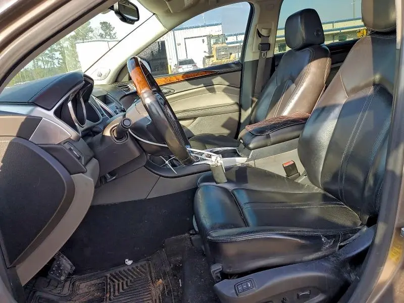 2011 CADILLAC SRX LUXURY COLLECTION  