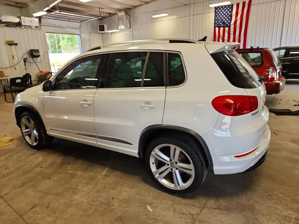2016 VOLKSWAGEN TIGUAN S  