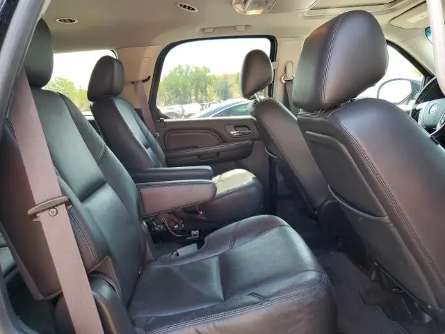 2014 CADILLAC ESCALADE LUXURY  