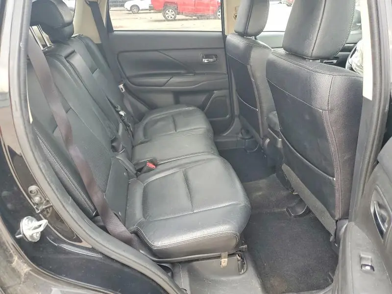 2018 MITSUBISHI OUTLANDER SE  