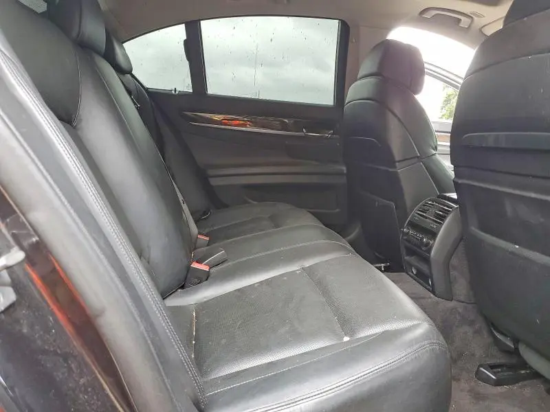 2011 BMW 750 XI  
