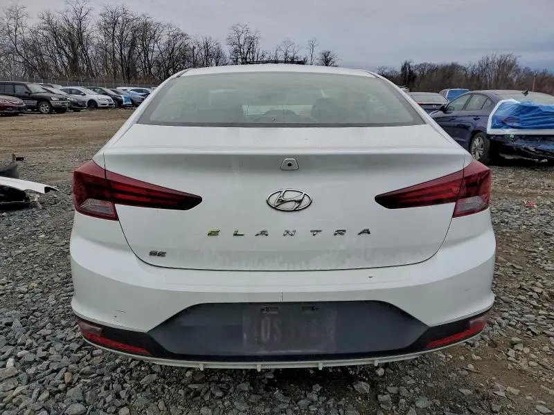 2019 HYUNDAI ELANTRA SE  