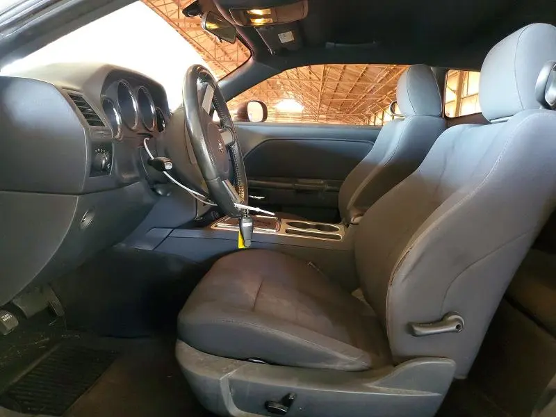 2010 DODGE CHALLENGER SE  