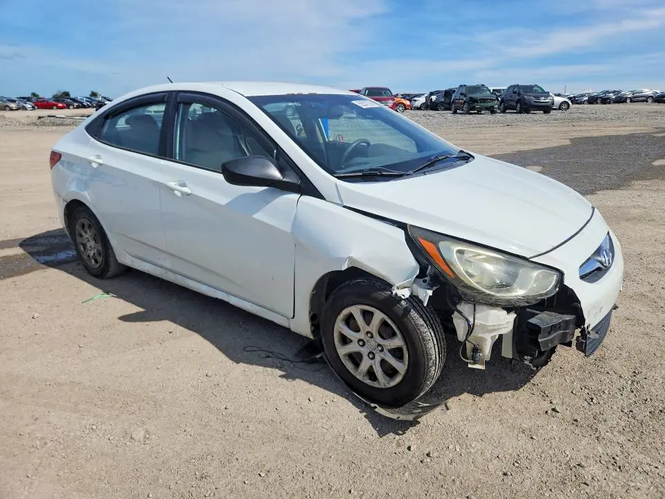 2013 HYUNDAI ACCENT GLS  