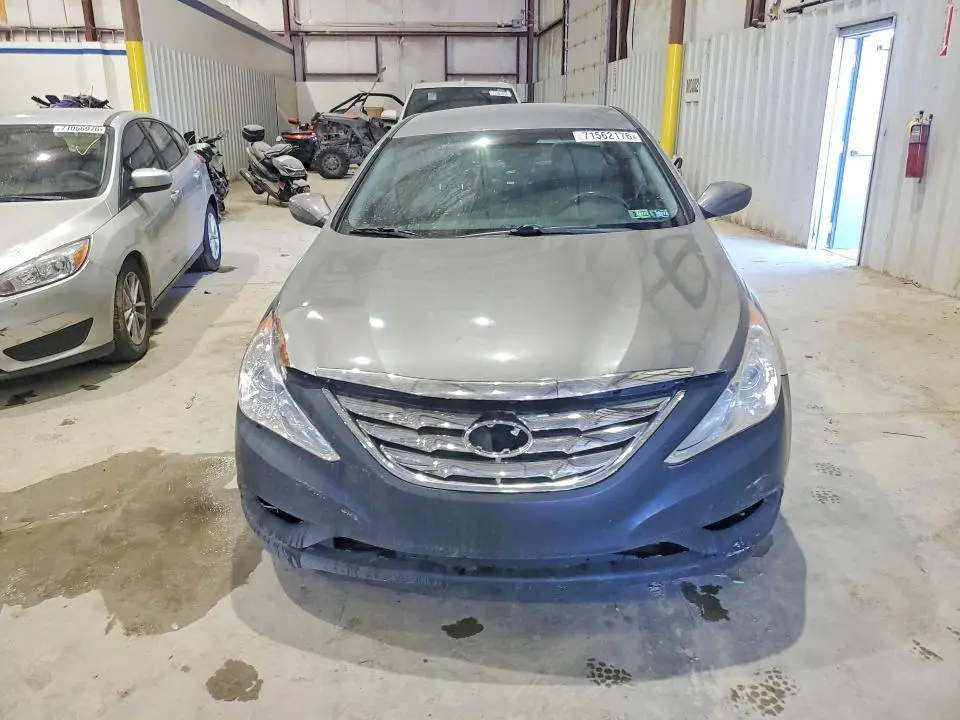 2011 HYUNDAI SONATA GLS  