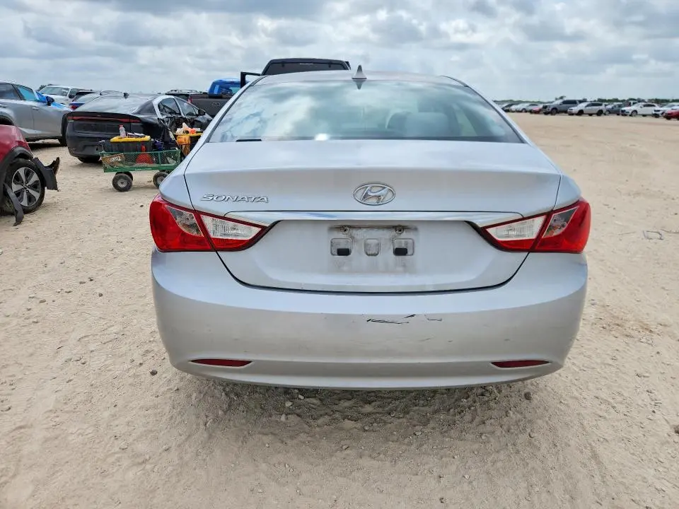 2011 HYUNDAI SONATA GLS  