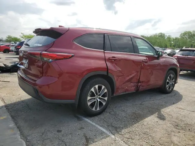 2022 TOYOTA HIGHLANDER XLE  