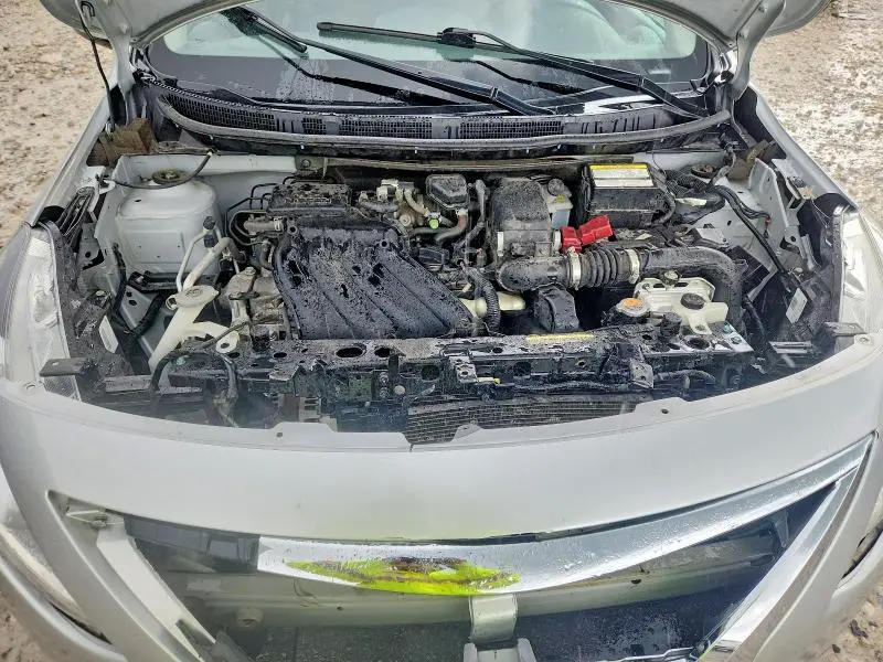 2019 NISSAN VERSA SV  