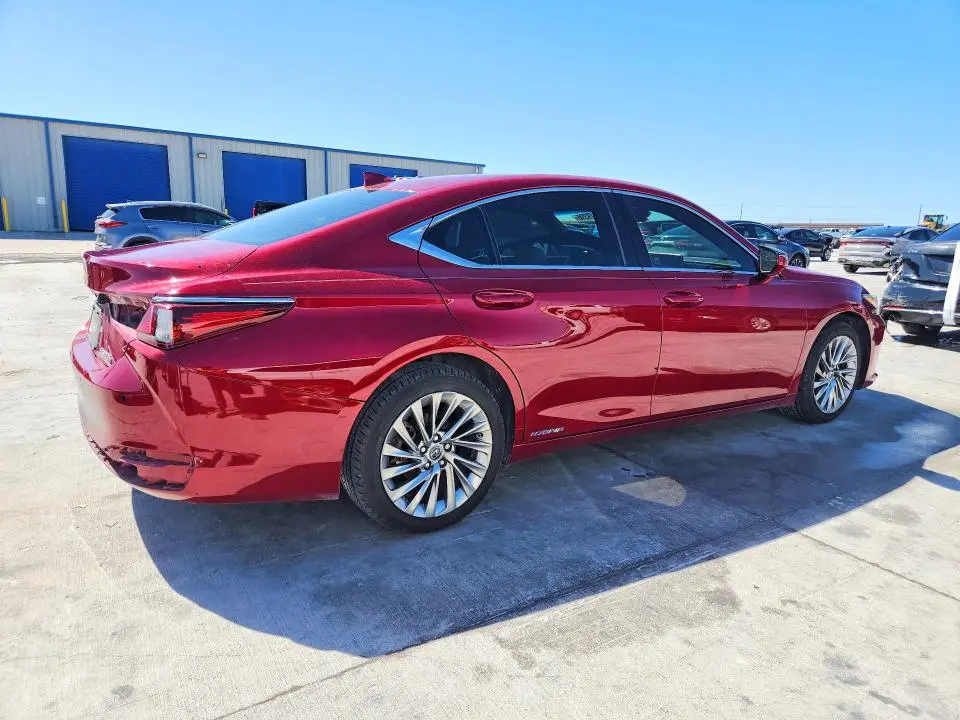 2019 LEXUS ES 300H ULTRA LUXURY  