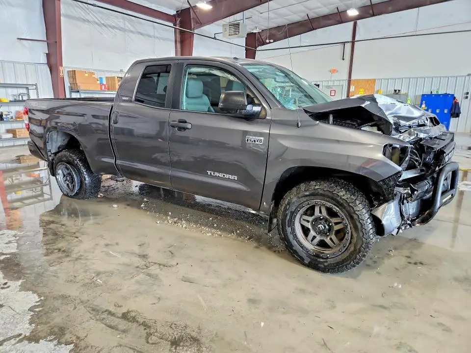 2017 TOYOTA TUNDRA SR5  