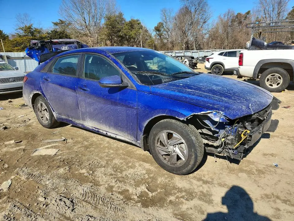 2024 HYUNDAI ELANTRA SE  