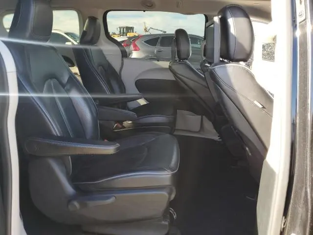 2018 CHRYSLER PACIFICA HYBRID LIMITED  