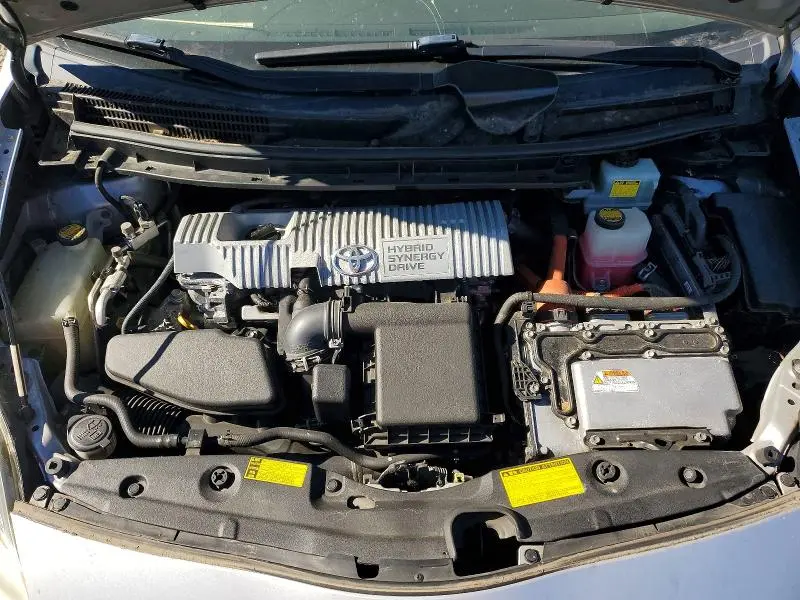 2010 TOYOTA PRIUS III  