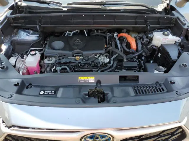 2022 TOYOTA HIGHLANDER HYBRID LE  