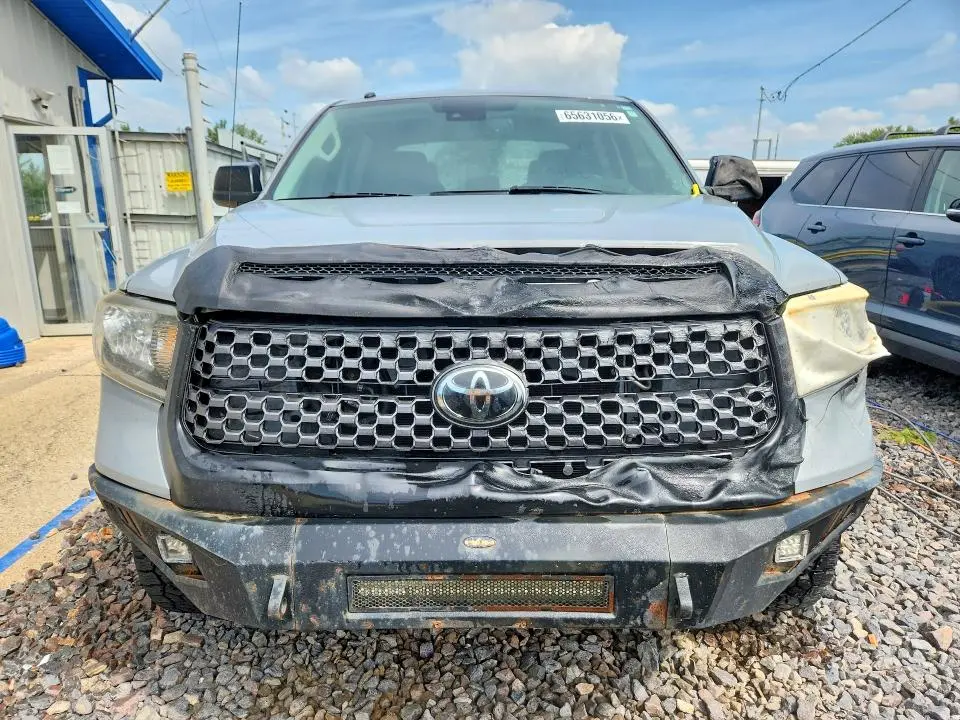 2018 TOYOTA TUNDRA CREWMAX SR5  