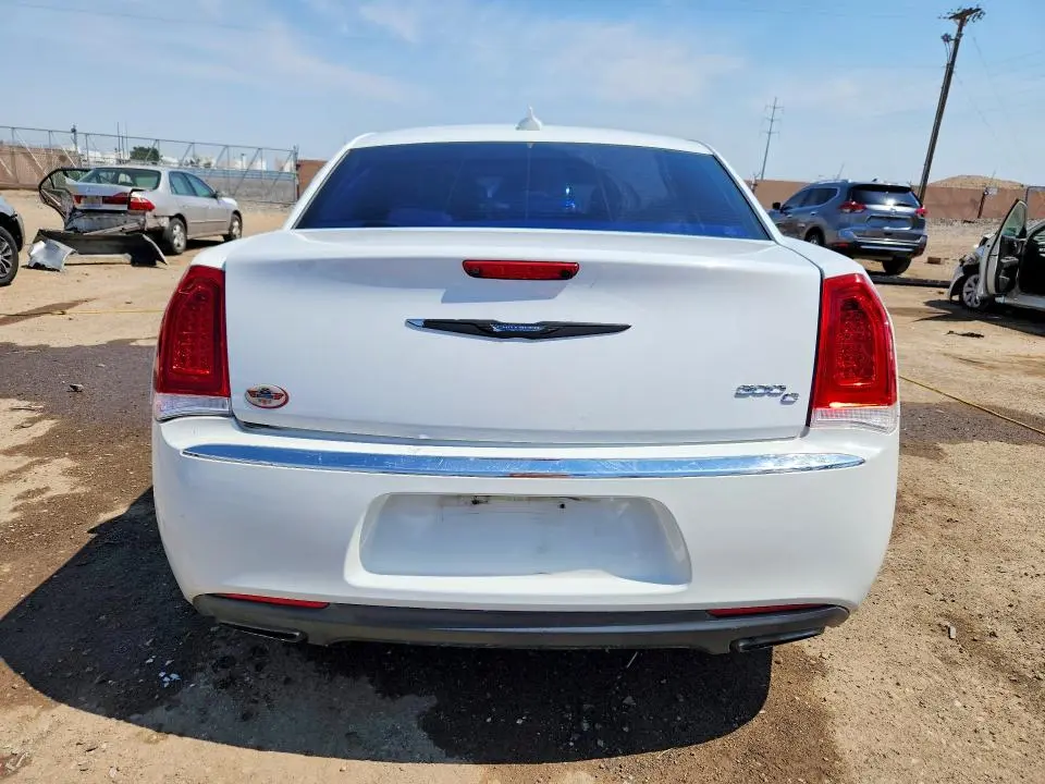 2016 CHRYSLER 300C   