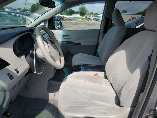 2011 TOYOTA SIENNA LE  