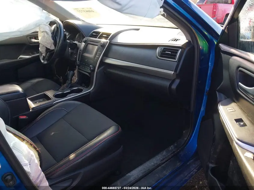 2017 TOYOTA CAMRY SE