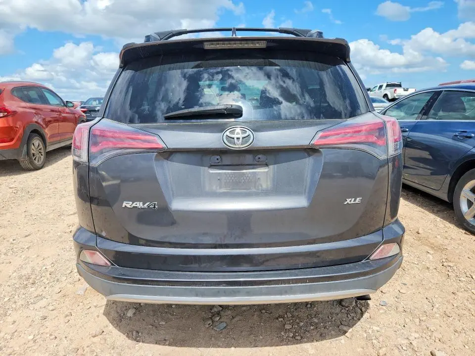 2018 TOYOTA RAV4 XLE  