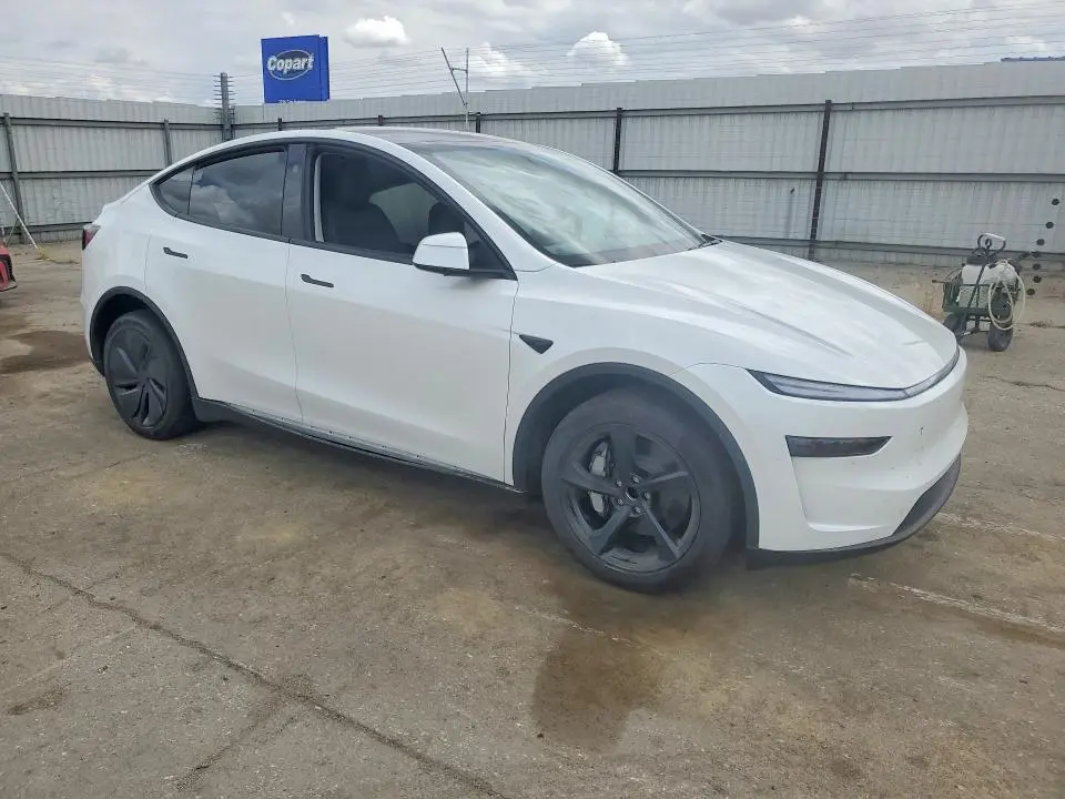 2026 TESLA MODEL Y   