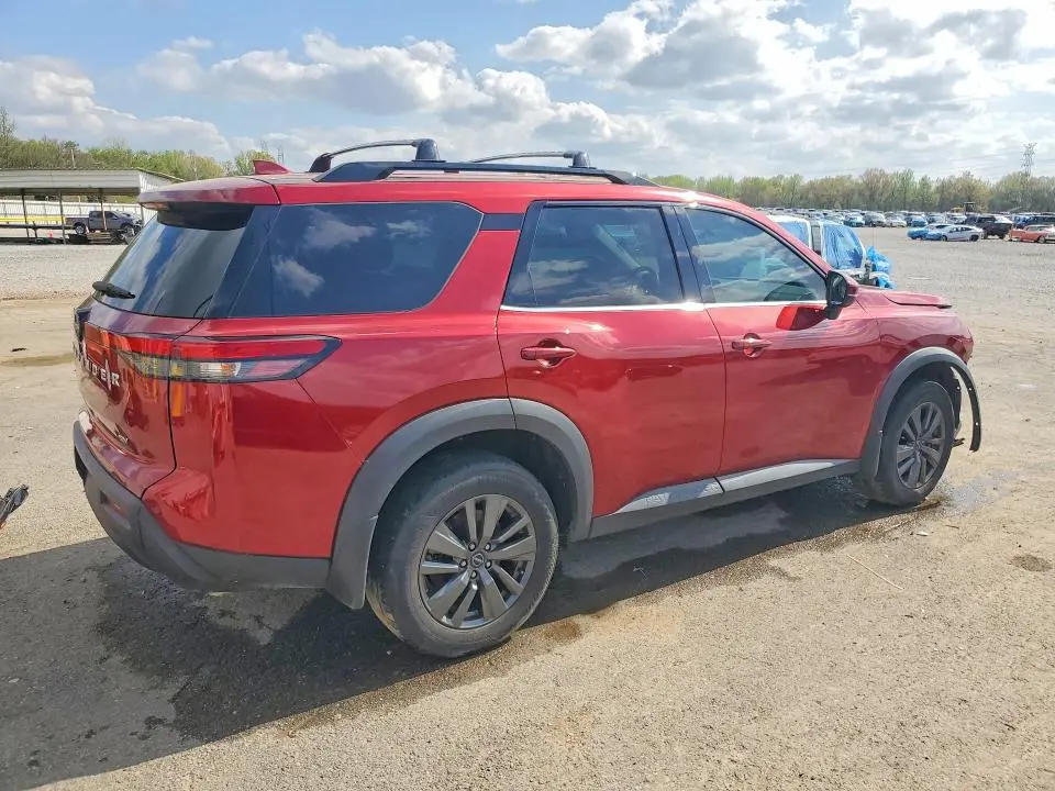 2023 NISSAN PATHFINDER SV  