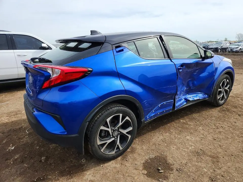 2020 TOYOTA C-HR XLE  