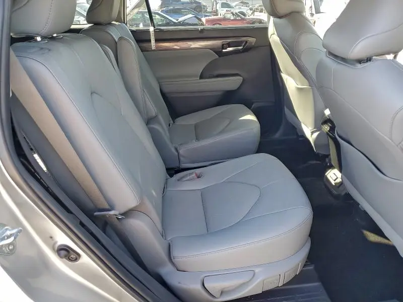 2023 TOYOTA HIGHLANDER L  