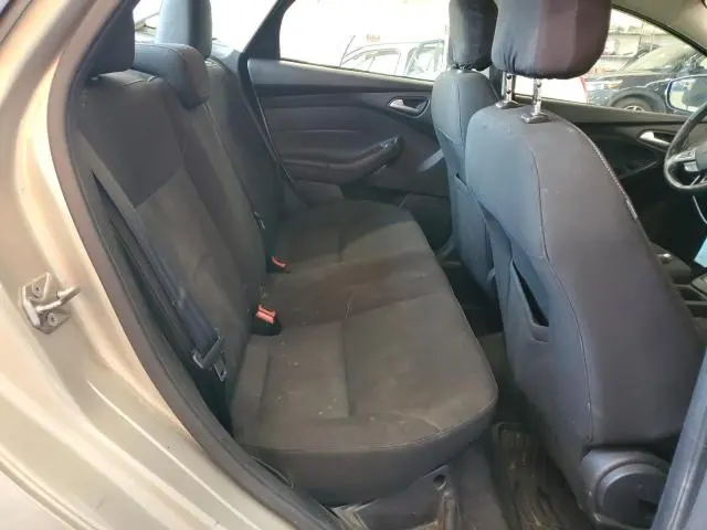 2015 FORD FOCUS SE  