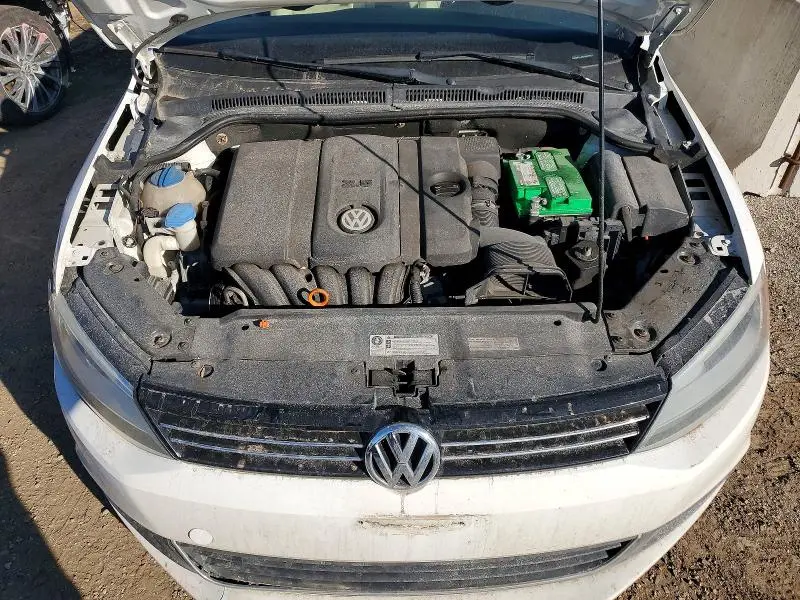 2013 VOLKSWAGEN JETTA SE  