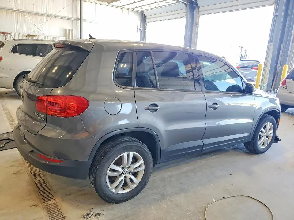 2013 VOLKSWAGEN TIGUAN S  