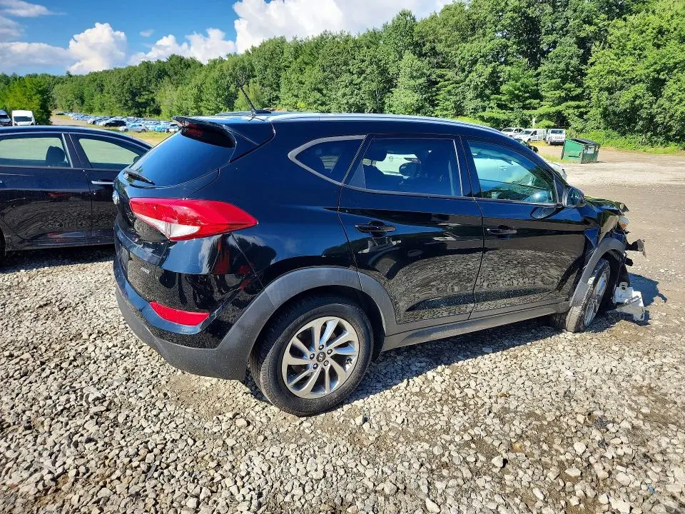 2016 HYUNDAI TUCSON SE  