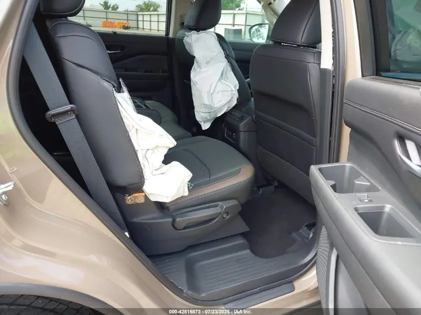 2025 NISSAN PATHFINDER PLATINUM 4WD