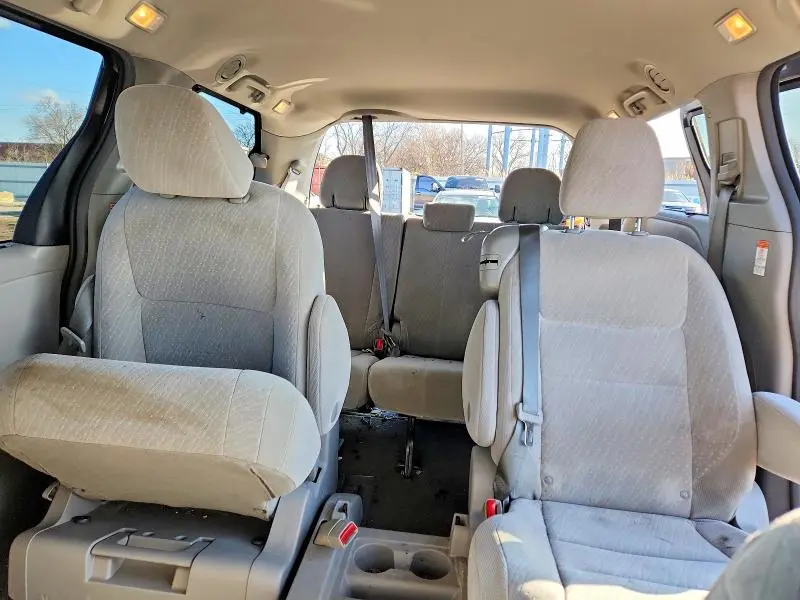 2017 TOYOTA SIENNA LE 8-PASSENGER  