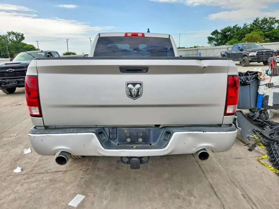 2013 RAM 1500 ST  