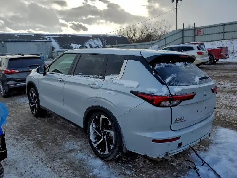 2024 MITSUBISHI OUTLANDER SE  
