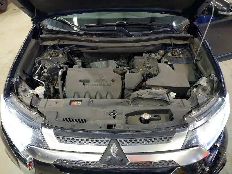 2020 MITSUBISHI OUTLANDER SE  