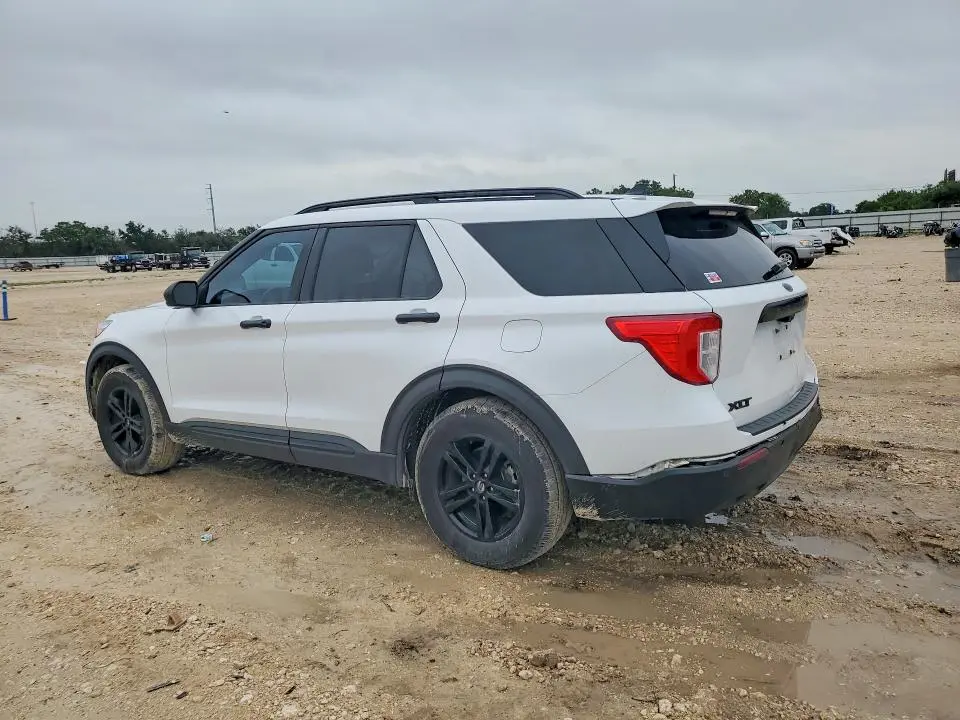 2021 FORD EXPLORER XLT  