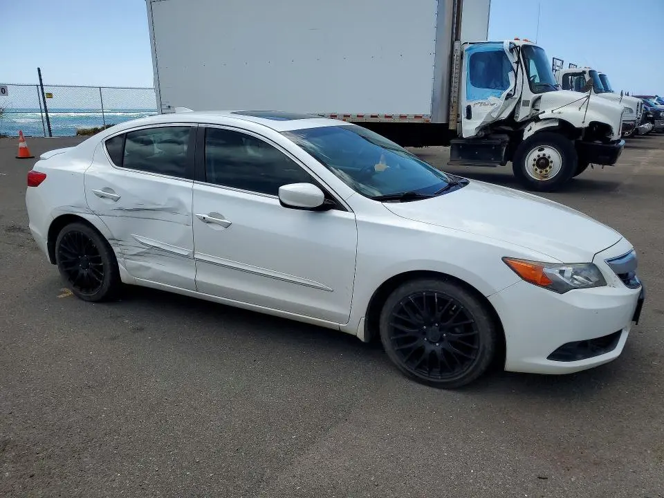 2013 ACURA ILX 20 TECH  
