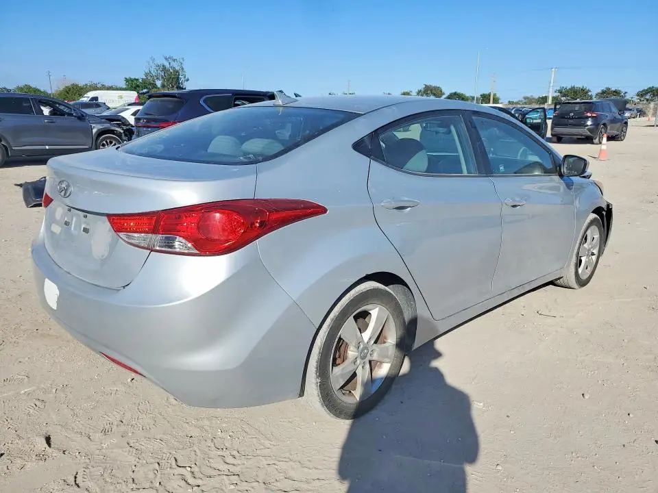 2012 HYUNDAI ELANTRA GLS  