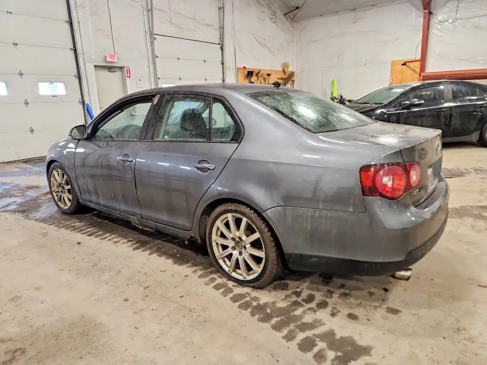 2010 VOLKSWAGEN JETTA LIMITED  