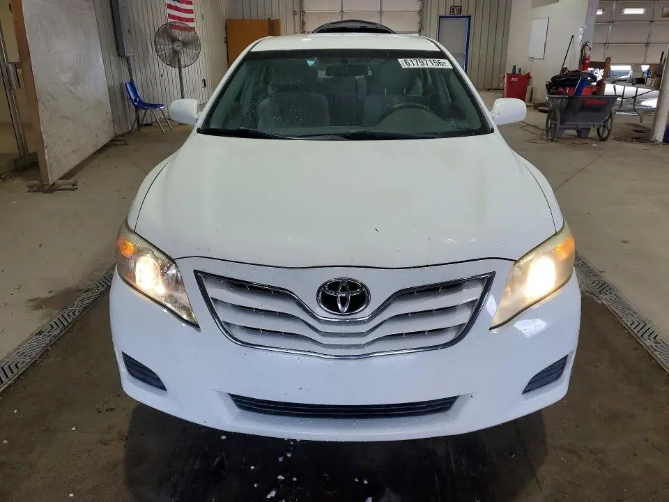 2011 TOYOTA CAMRY LE  