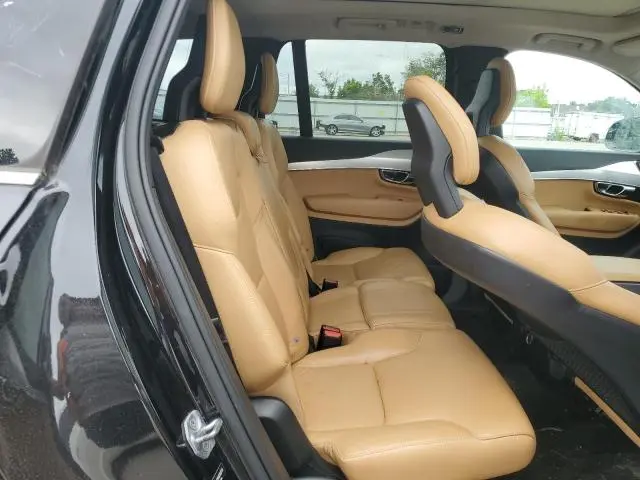 2016 VOLVO XC90 T6  